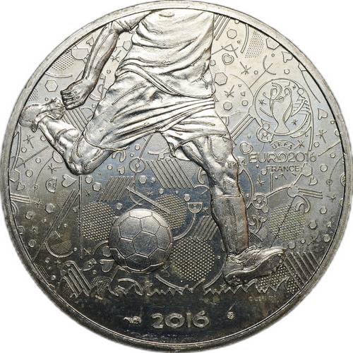 Монета 10 евро 2016 Чемпионат Европы по футболу 2016 удар по мячу Франция
