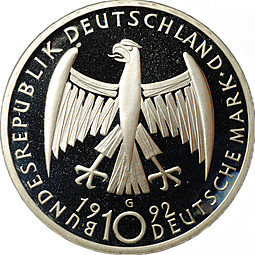 Монета 10 марок 1992 G 125 лет со дня рождения Кете Кольвиц Германия