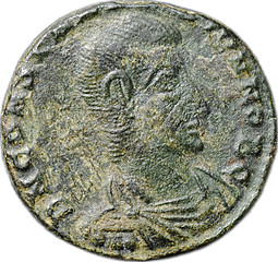 Монета Майорина 351-354 Констанций Галл (351-354) Солдат пронзает всадника Римская Империя