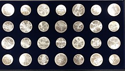 Набор Олимпиада 80 в Москве 5, 10 рублей 1977-1980 28 монет серебро АЦ в оригинальной коробке