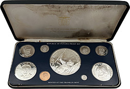 Набор монет 1, 5, 10, 50 сентесимо 1, 2 1/2, 5, 20 бальбоа 1979 PROOF Панама